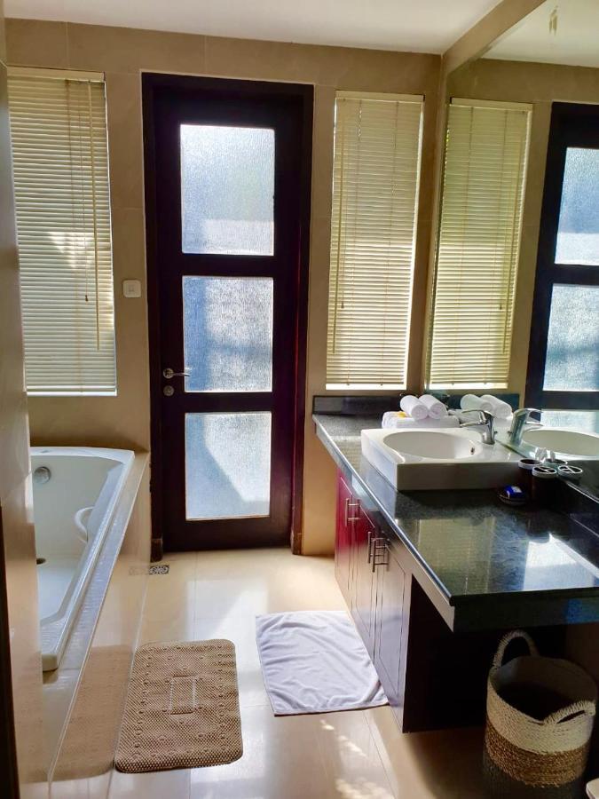 Villa Davenny Seminyak Esterno foto