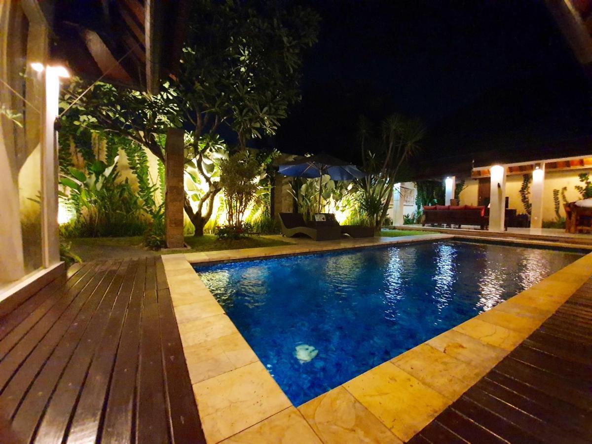 Villa Davenny Seminyak Esterno foto